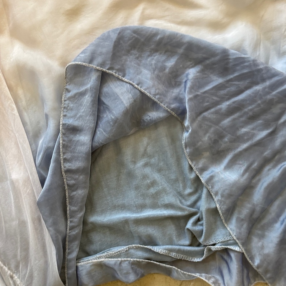 Elegant Tie-Dye Women's Top - Picture 6 of 10